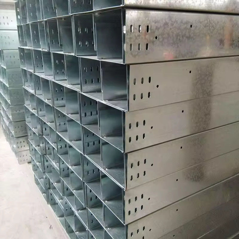 เงินกระดาษเหล็กกระดาษเหล็กแข็ง / กระดาษเคเบิล perforated สําหรับการติดตั้งติดตั้งผนัง / ชั้นที่กําหนดเอง
